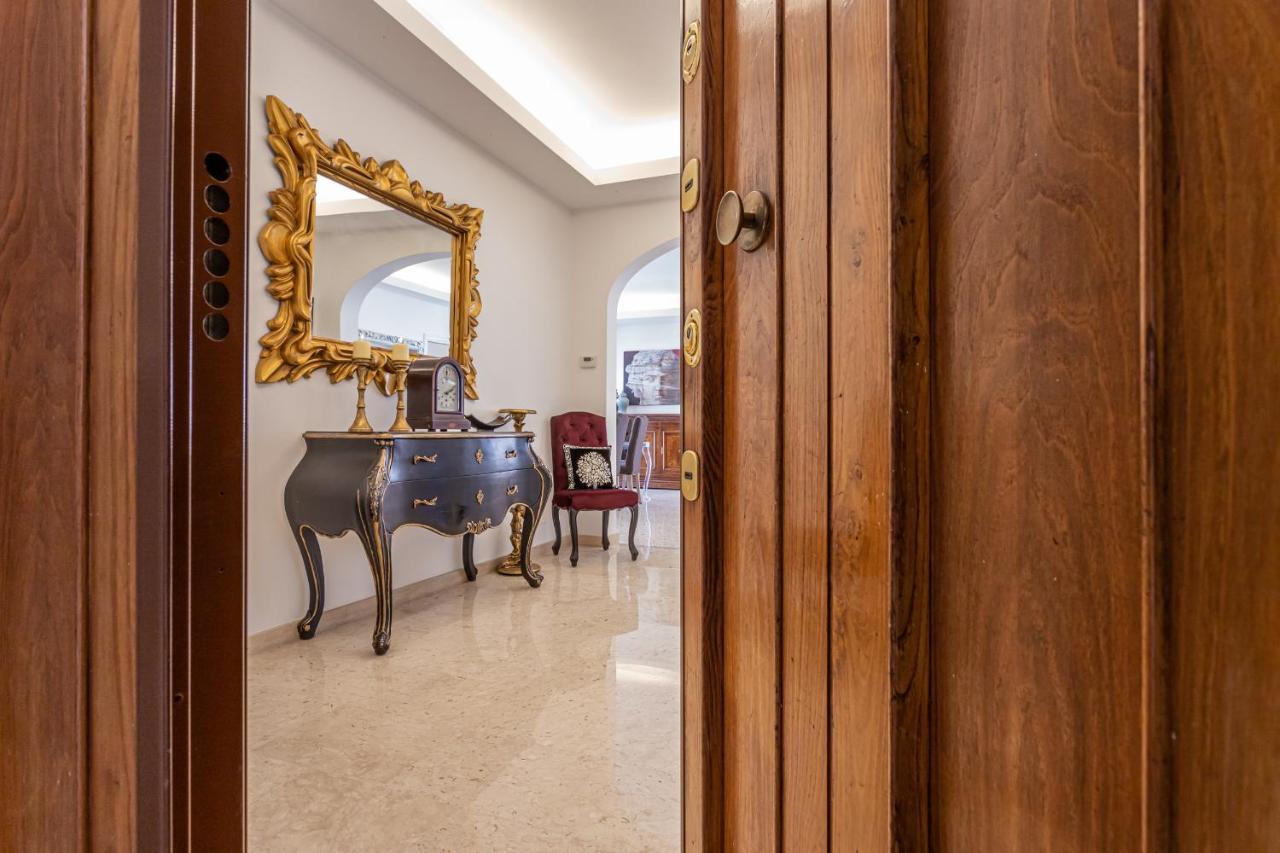 Ginevra Luxury New Classic Close Vatican * Rom
